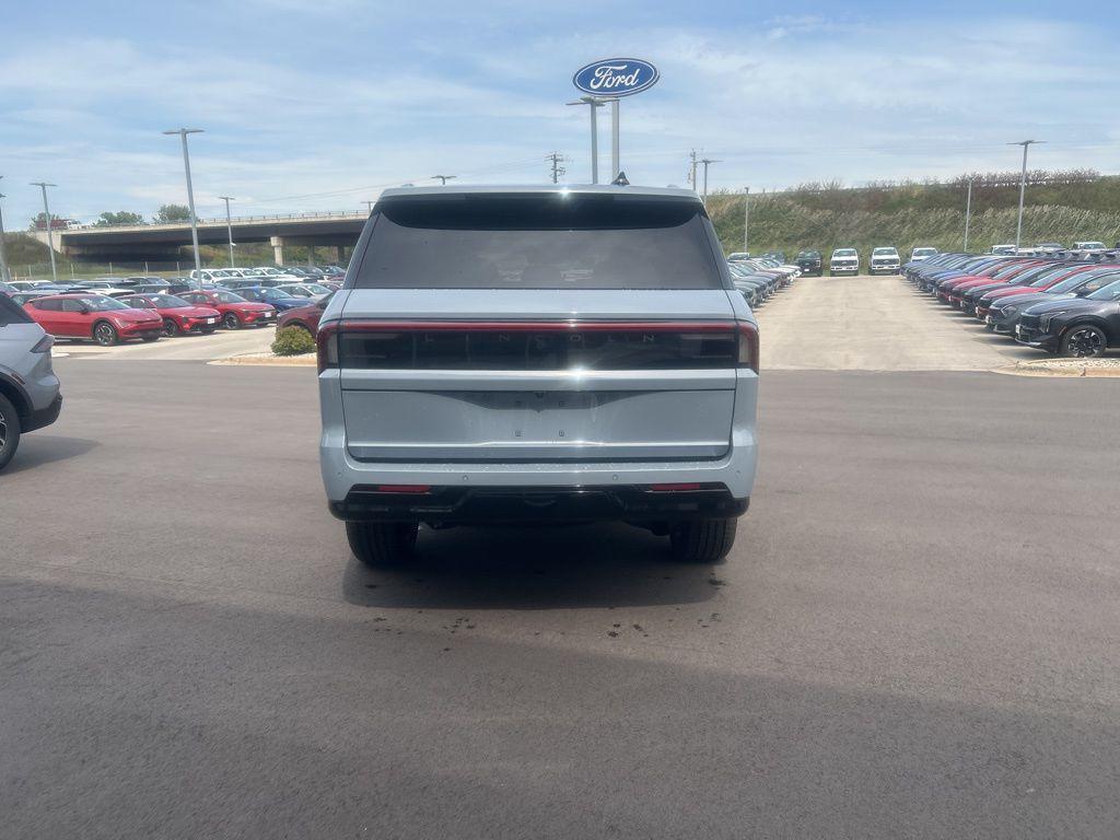 new 2025 Lincoln Navigator car, priced at $101,940