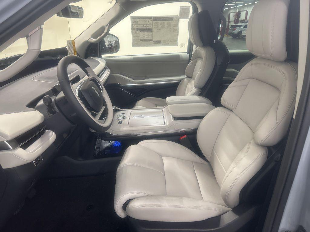 new 2025 Lincoln Navigator car, priced at $101,940