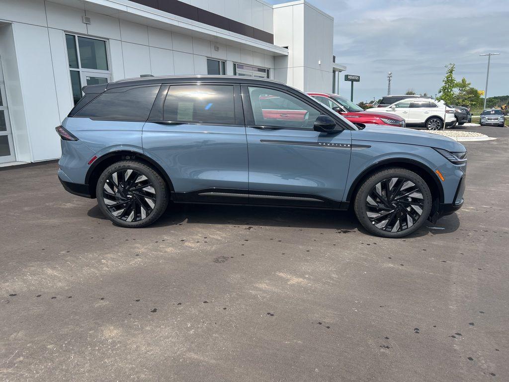 new 2025 Lincoln Nautilus car, priced at $69,335