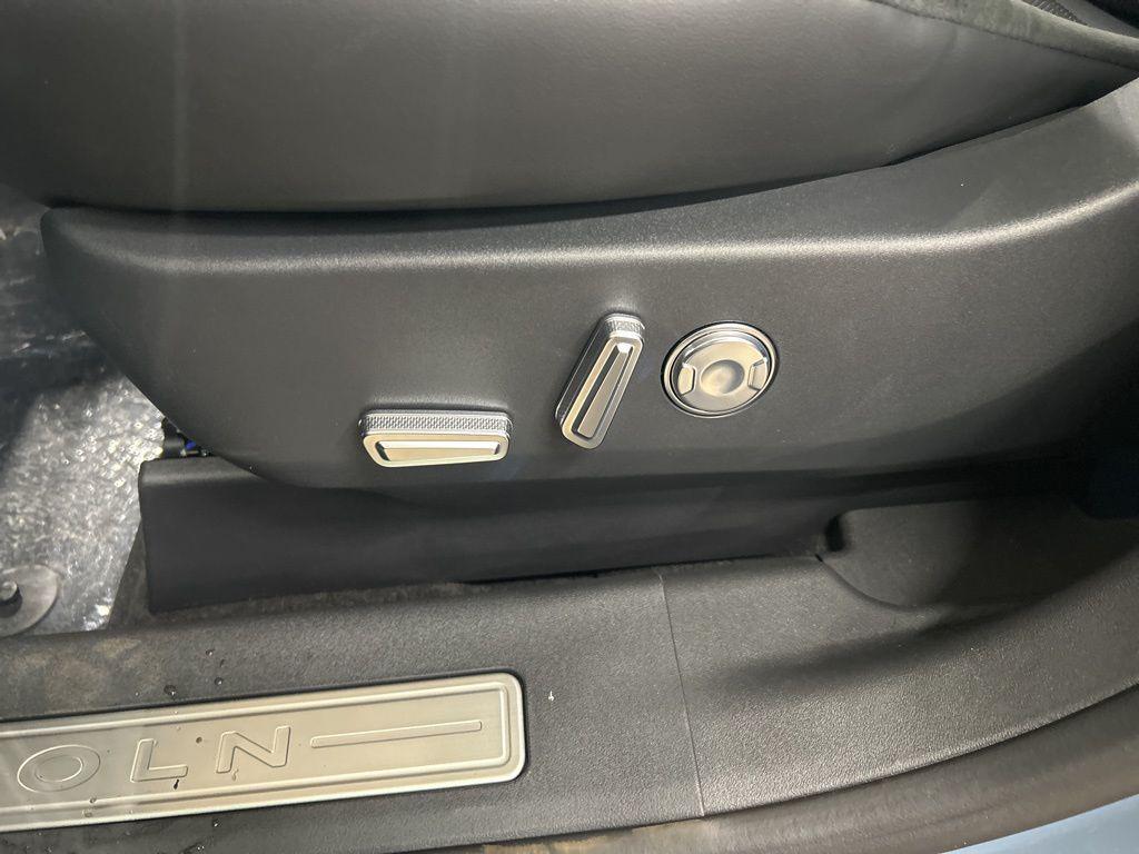 new 2025 Lincoln Nautilus car, priced at $69,335