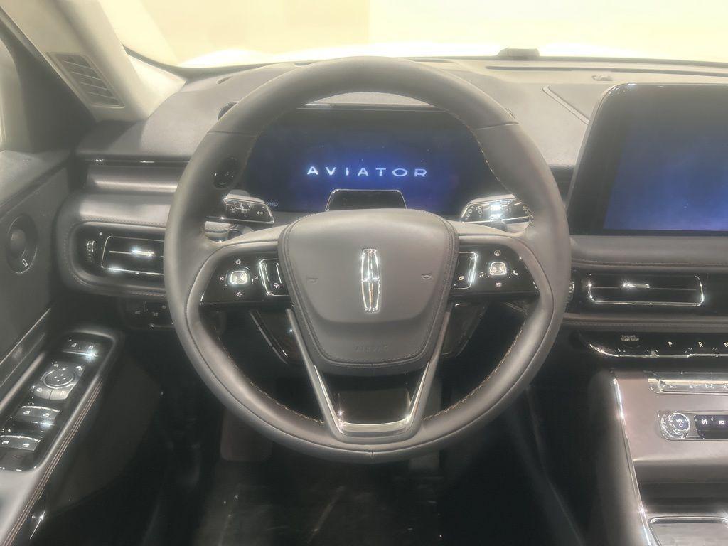 new 2025 Lincoln Aviator car, priced at $66,615