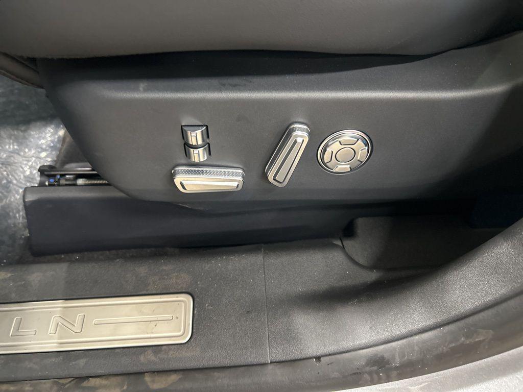 new 2025 Lincoln Nautilus car, priced at $72,645