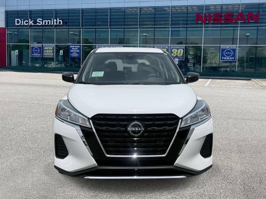 new 2025 Nissan Kicks Play car, priced at $22,910