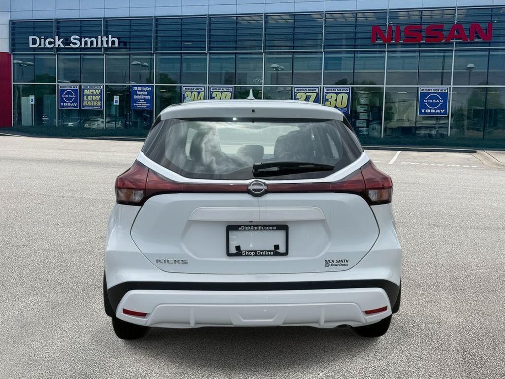 new 2025 Nissan Kicks Play car, priced at $22,910