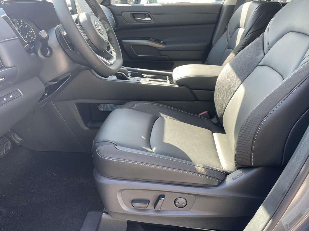 new 2025 Nissan Pathfinder car, priced at $51,950