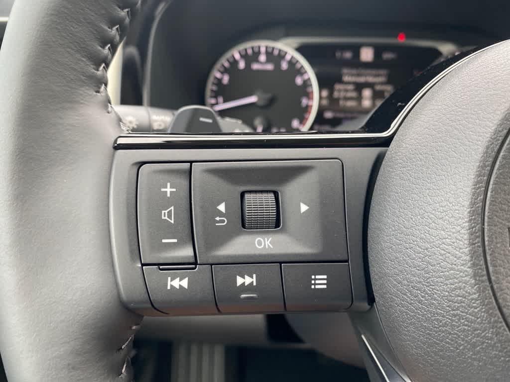 new 2025 Nissan Pathfinder car, priced at $48,280