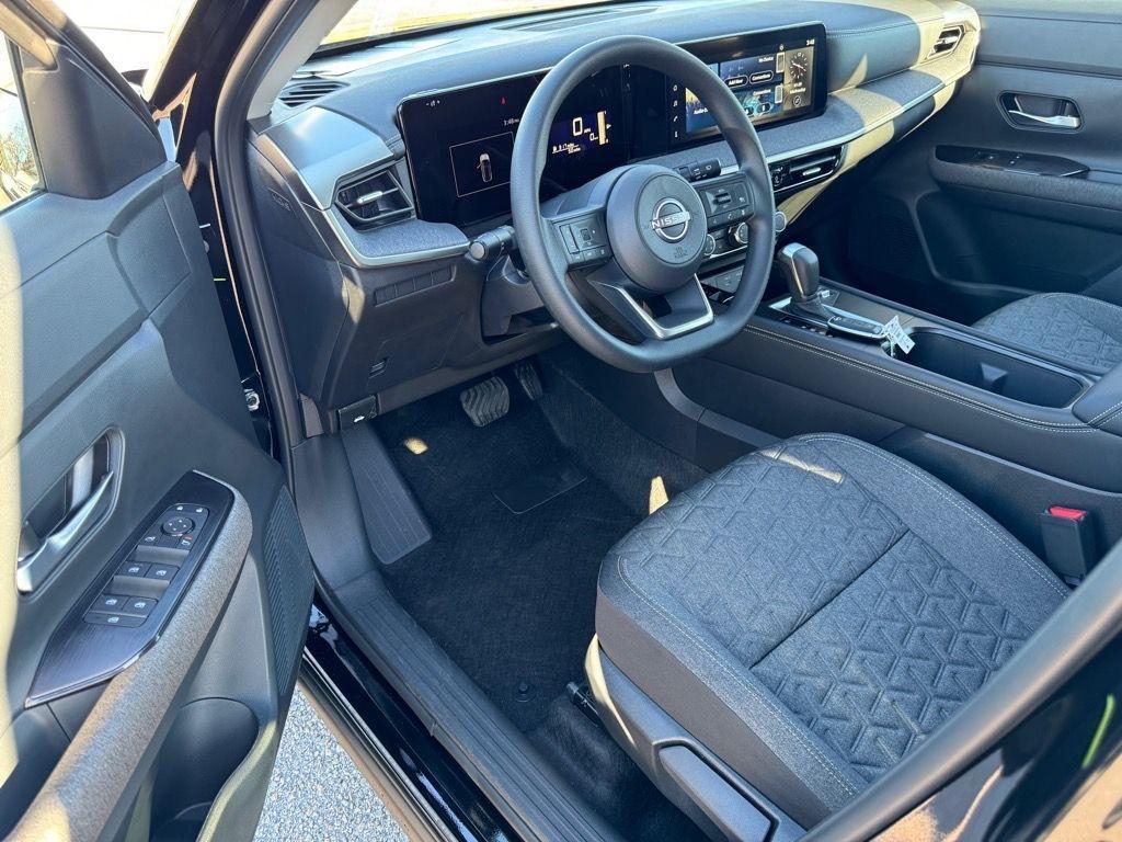 new 2025 Nissan Kicks car, priced at $27,160