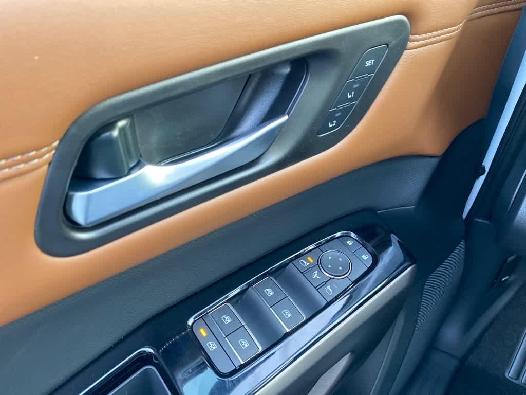 new 2025 Nissan Pathfinder car, priced at $51,092