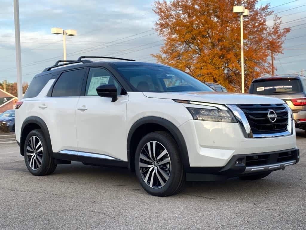 new 2025 Nissan Pathfinder car, priced at $51,092