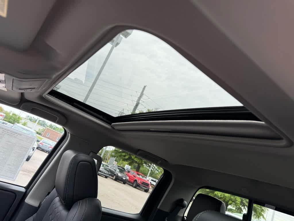 new 2025 Nissan Frontier car, priced at $44,245