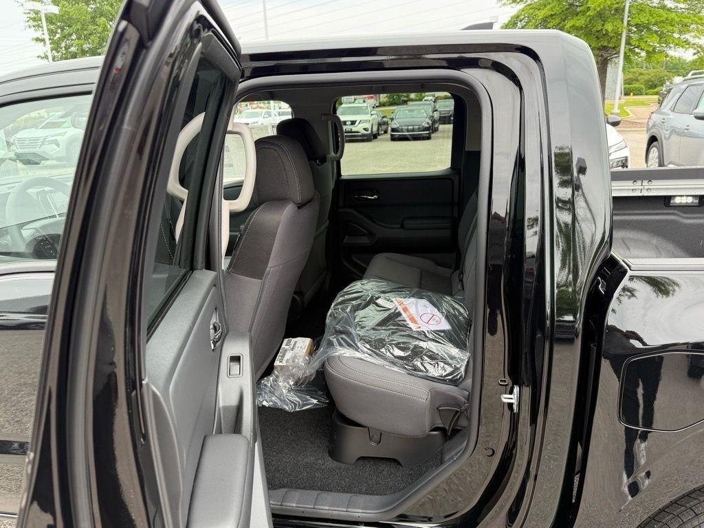 new 2025 Nissan Frontier car, priced at $39,925
