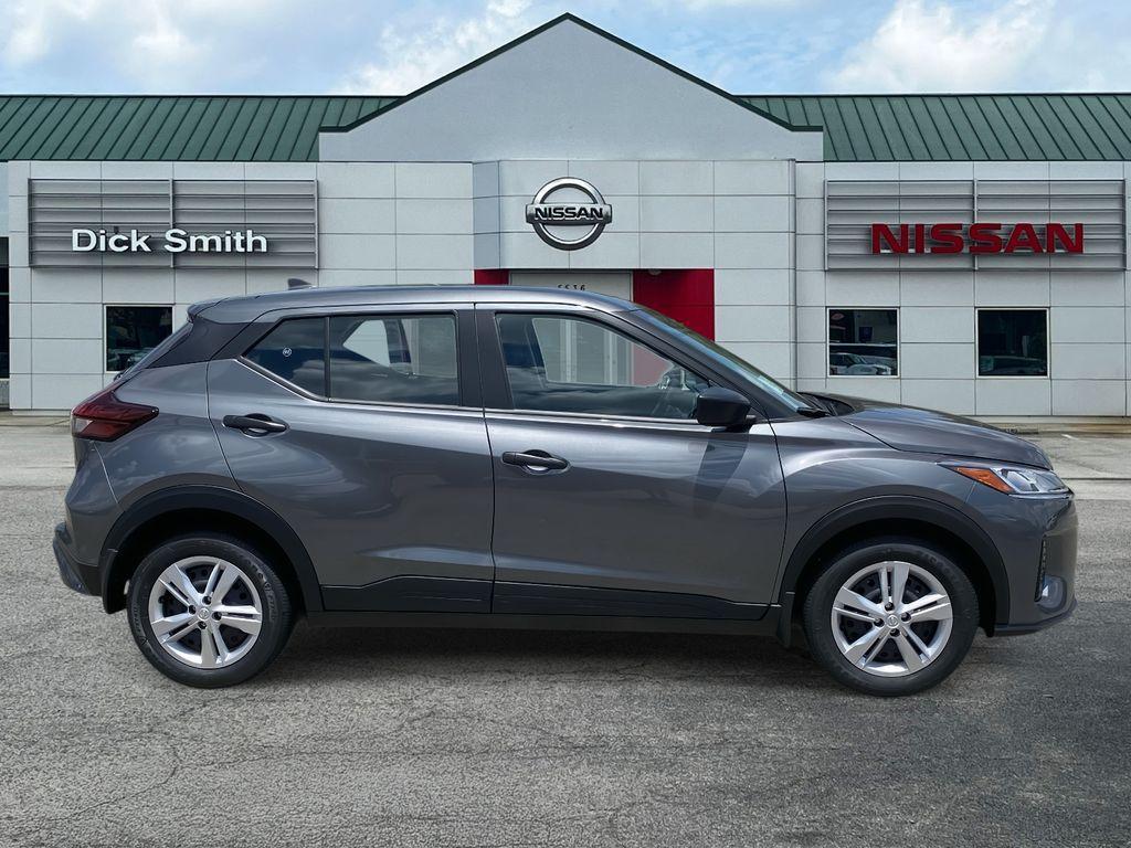 new 2025 Nissan Kicks Play car, priced at $23,760