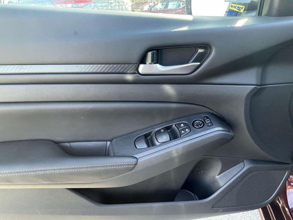 new 2025 Nissan Altima car, priced at $27,747