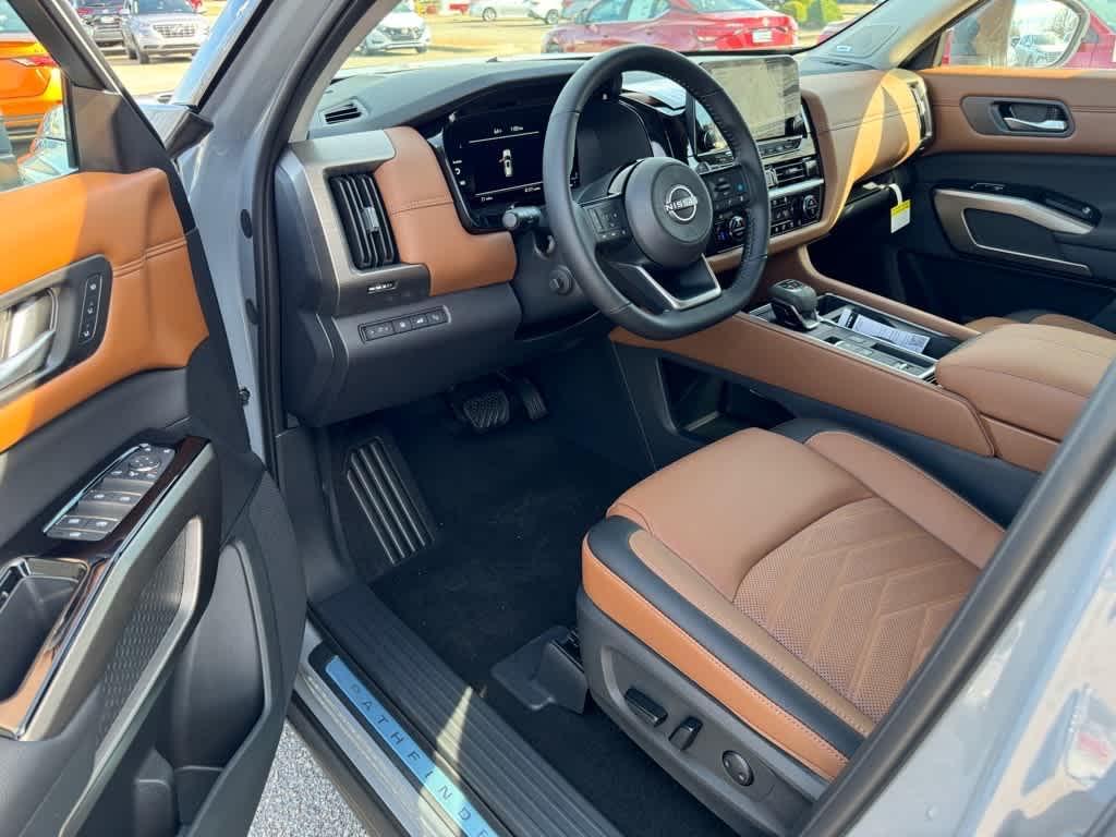 new 2025 Nissan Pathfinder car, priced at $50,156