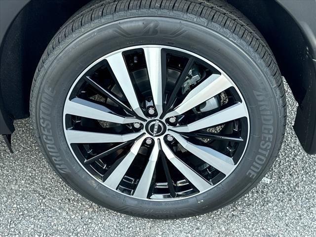 new 2025 Nissan Pathfinder car, priced at $51,800