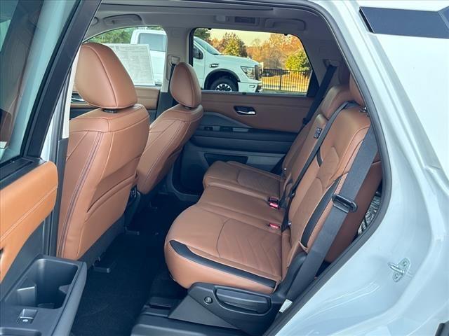 new 2025 Nissan Pathfinder car, priced at $51,800