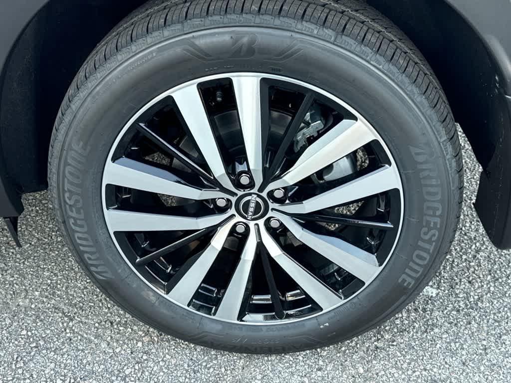 new 2025 Nissan Pathfinder car, priced at $51,800