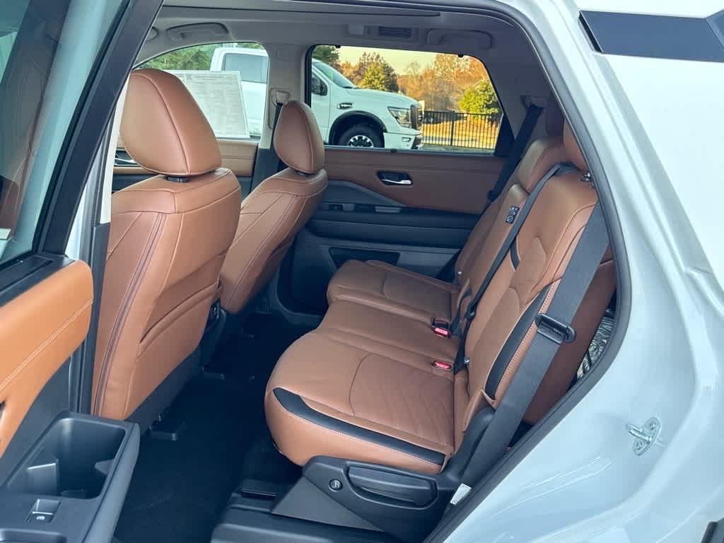 new 2025 Nissan Pathfinder car, priced at $51,800