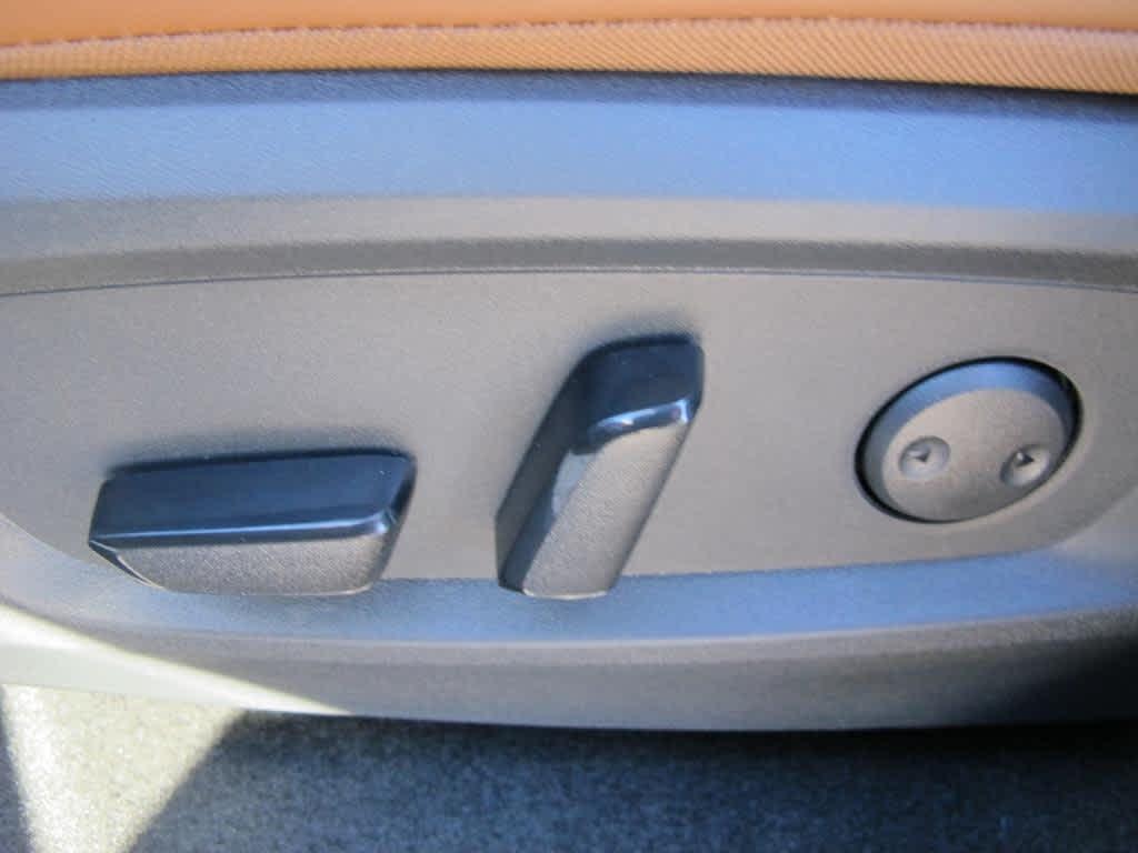 new 2025 Nissan Pathfinder car, priced at $49,944