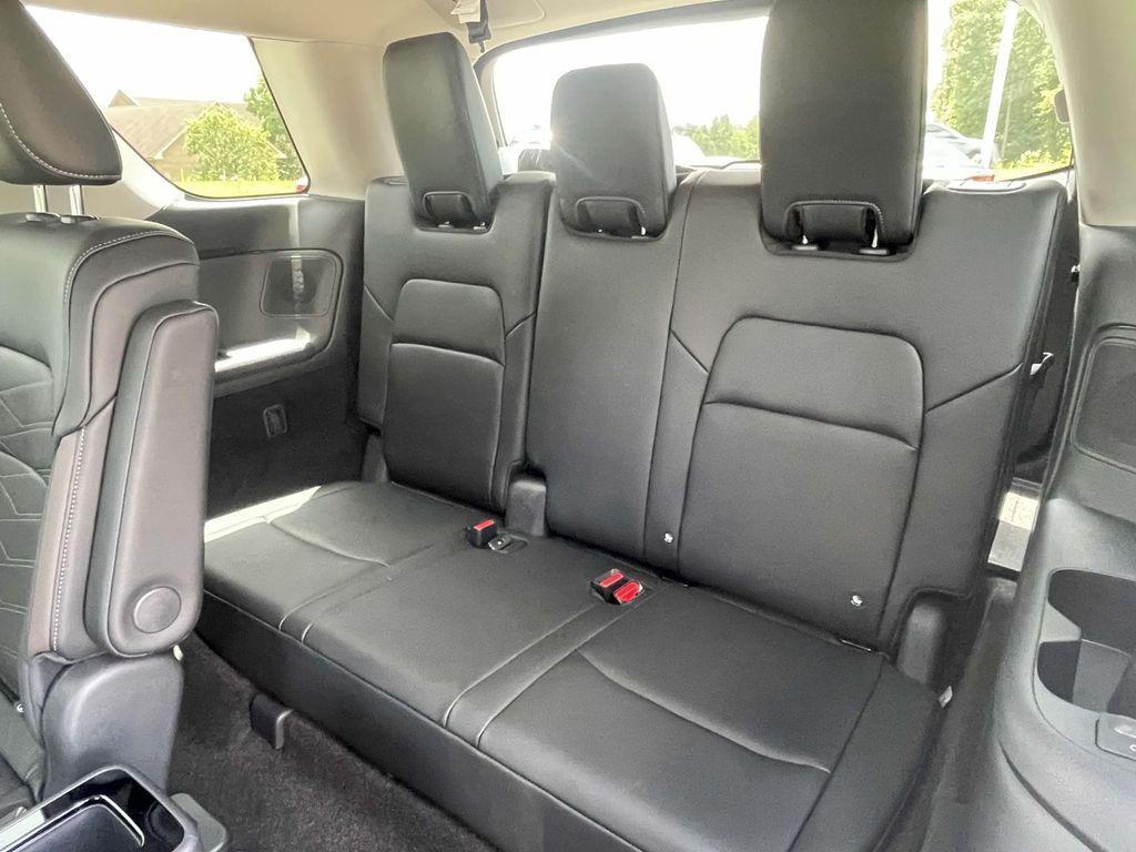 new 2025 Nissan Pathfinder car, priced at $51,960