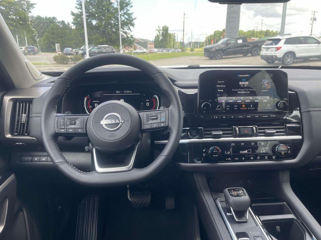 new 2025 Nissan Pathfinder car, priced at $51,960