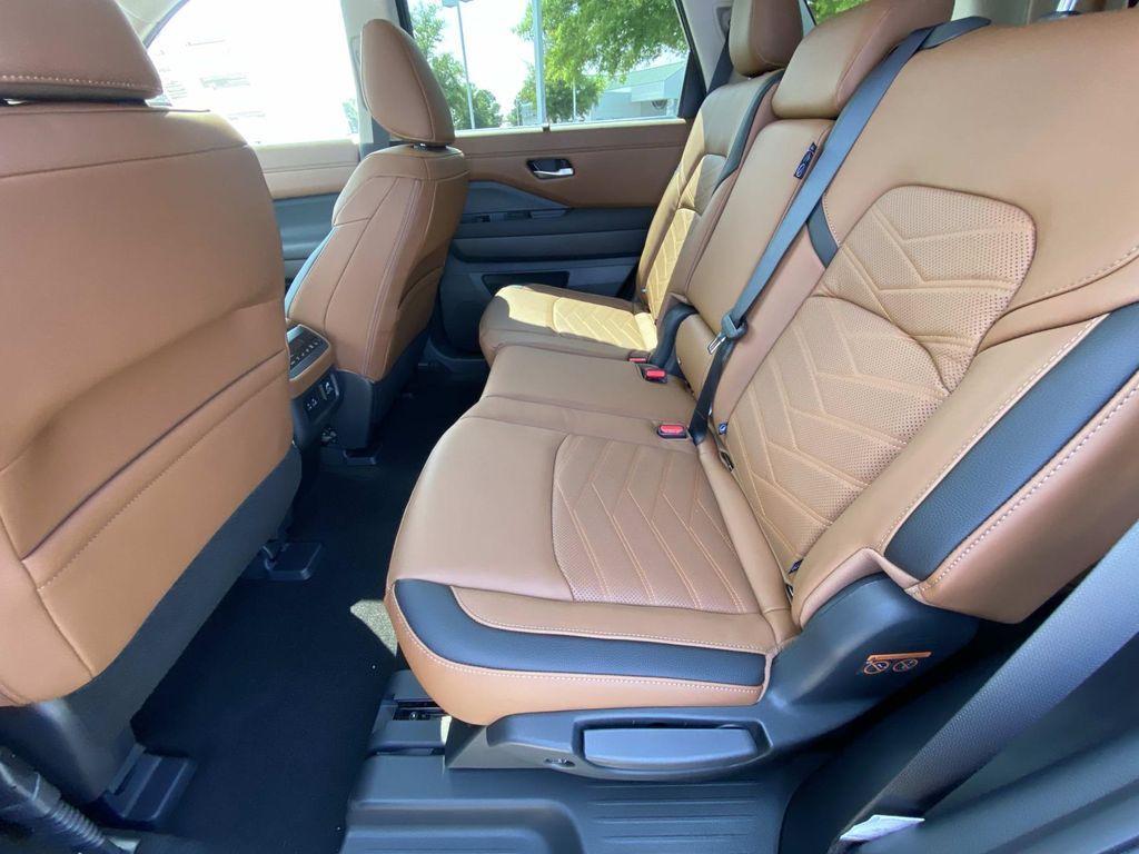 new 2025 Nissan Pathfinder car, priced at $53,936