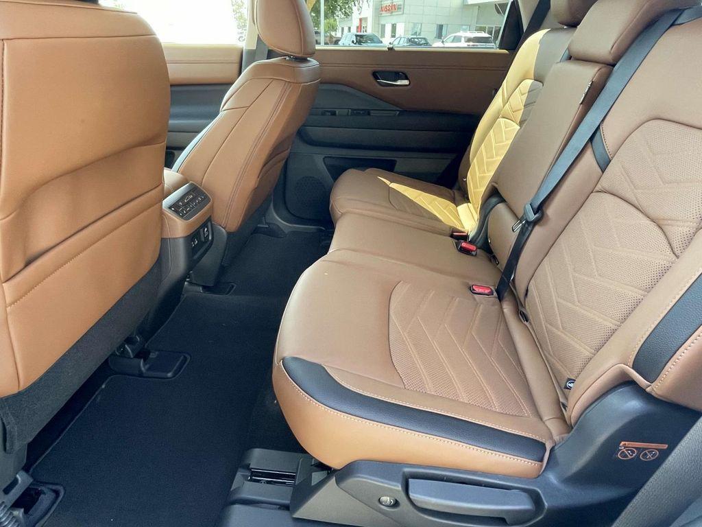 new 2025 Nissan Pathfinder car, priced at $52,850