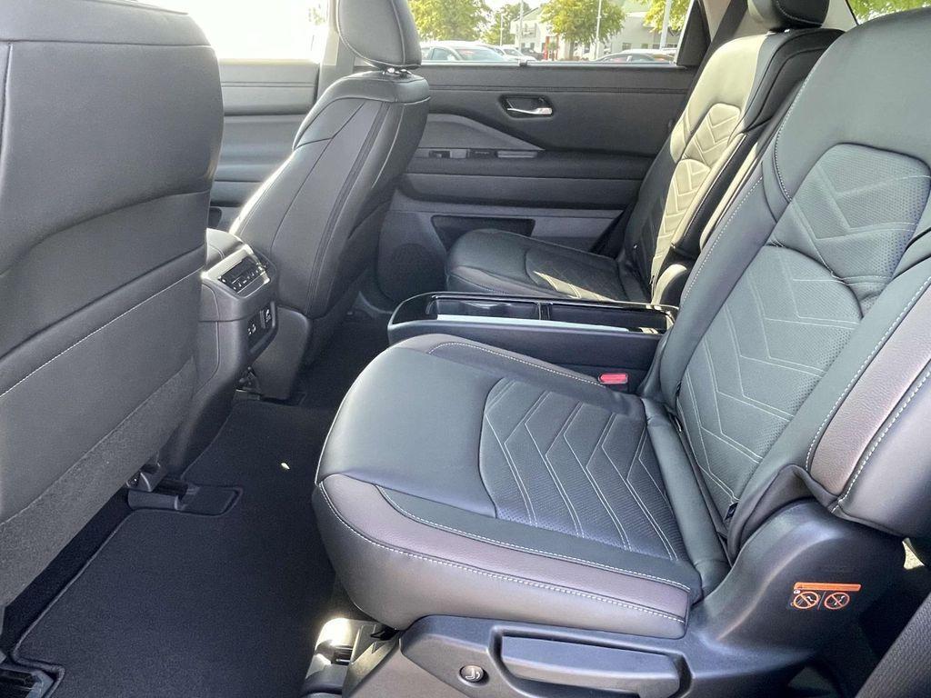 new 2025 Nissan Pathfinder car, priced at $51,876