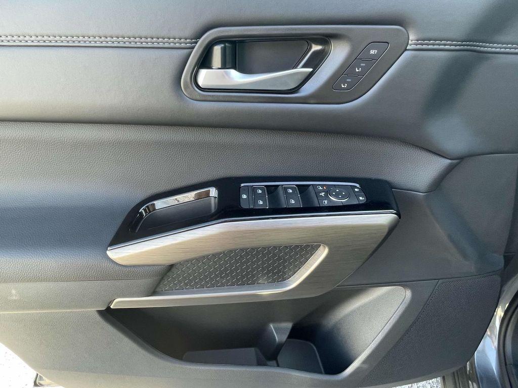 new 2025 Nissan Pathfinder car, priced at $51,876