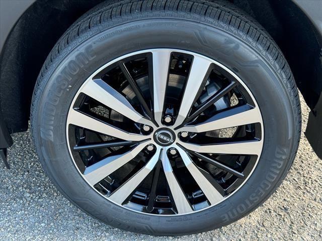 new 2025 Nissan Pathfinder car, priced at $50,654