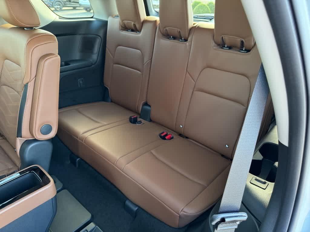 new 2025 Nissan Pathfinder car, priced at $50,654