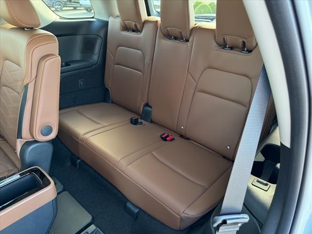 new 2025 Nissan Pathfinder car, priced at $50,654