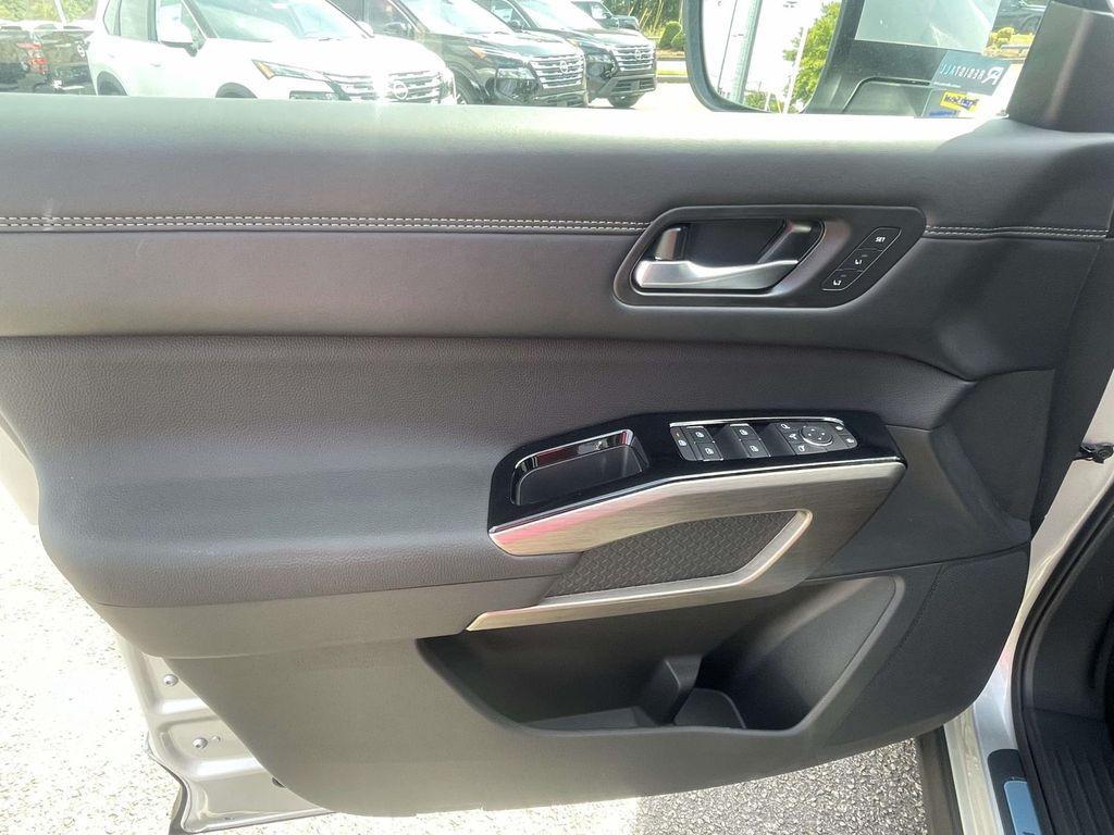 new 2025 Nissan Pathfinder car, priced at $50,985