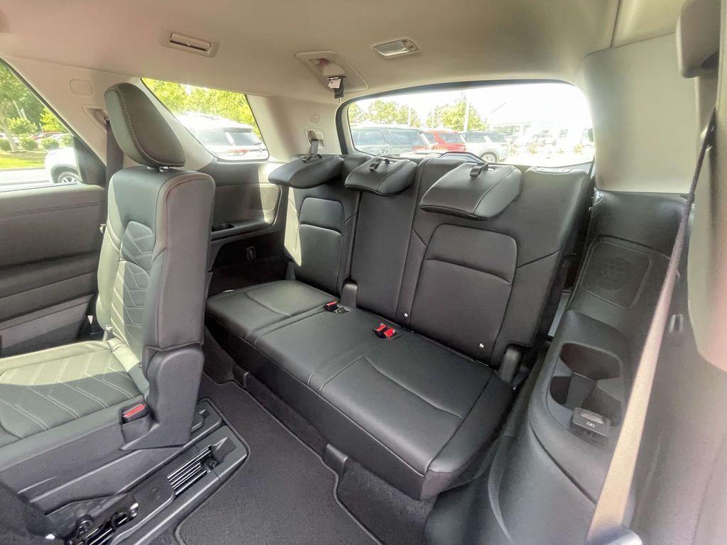 new 2025 Nissan Pathfinder car, priced at $50,985