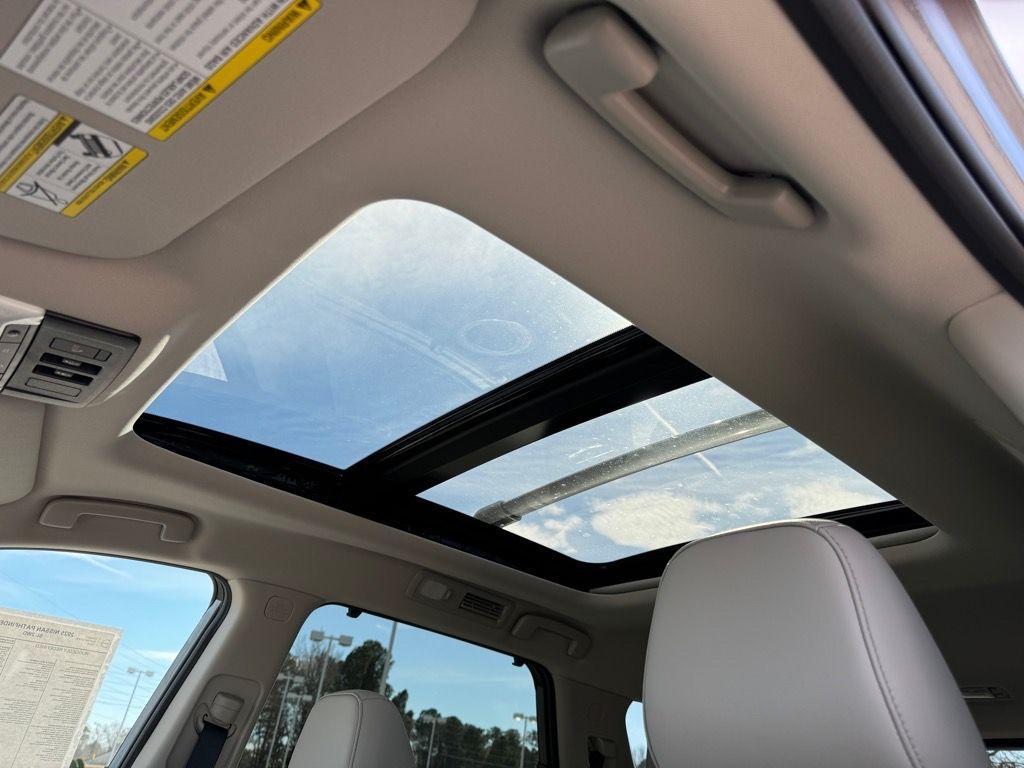 new 2025 Nissan Pathfinder car, priced at $45,369