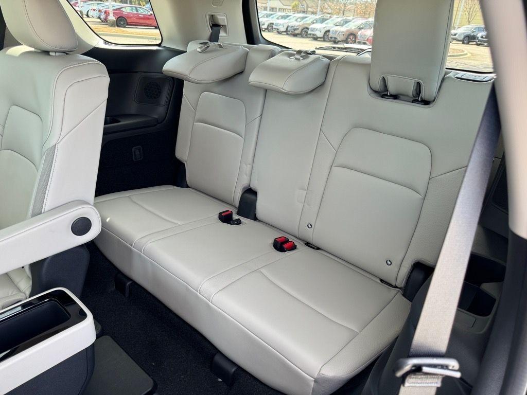 new 2025 Nissan Pathfinder car, priced at $45,369