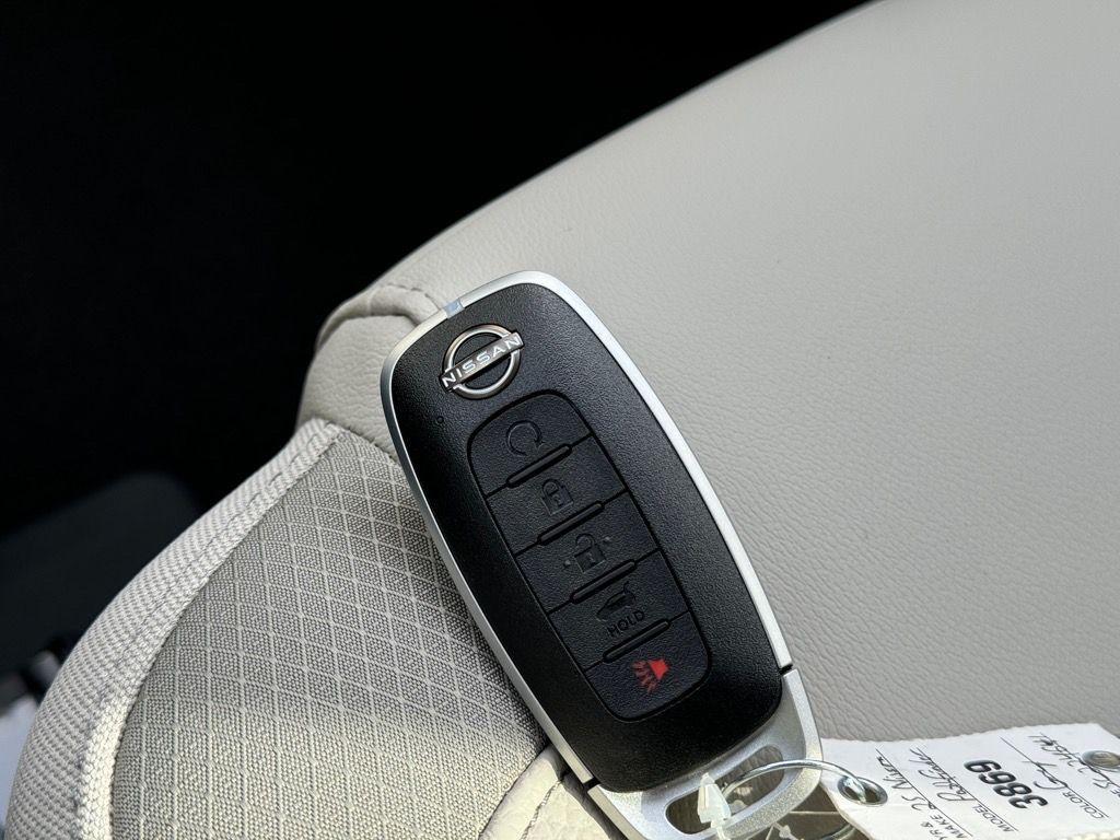 new 2025 Nissan Pathfinder car, priced at $45,369