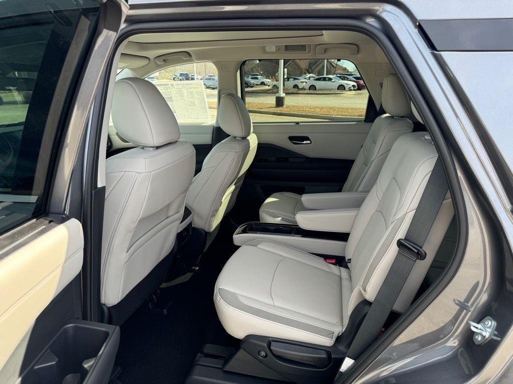 new 2025 Nissan Pathfinder car, priced at $47,750