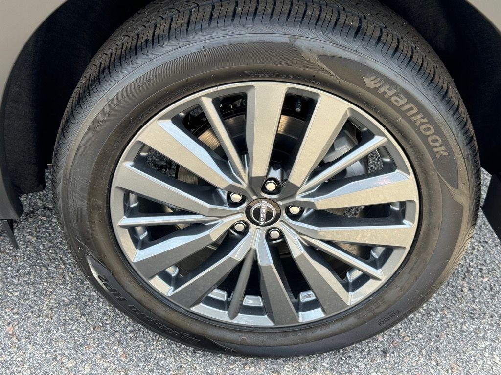 new 2025 Nissan Pathfinder car, priced at $45,369