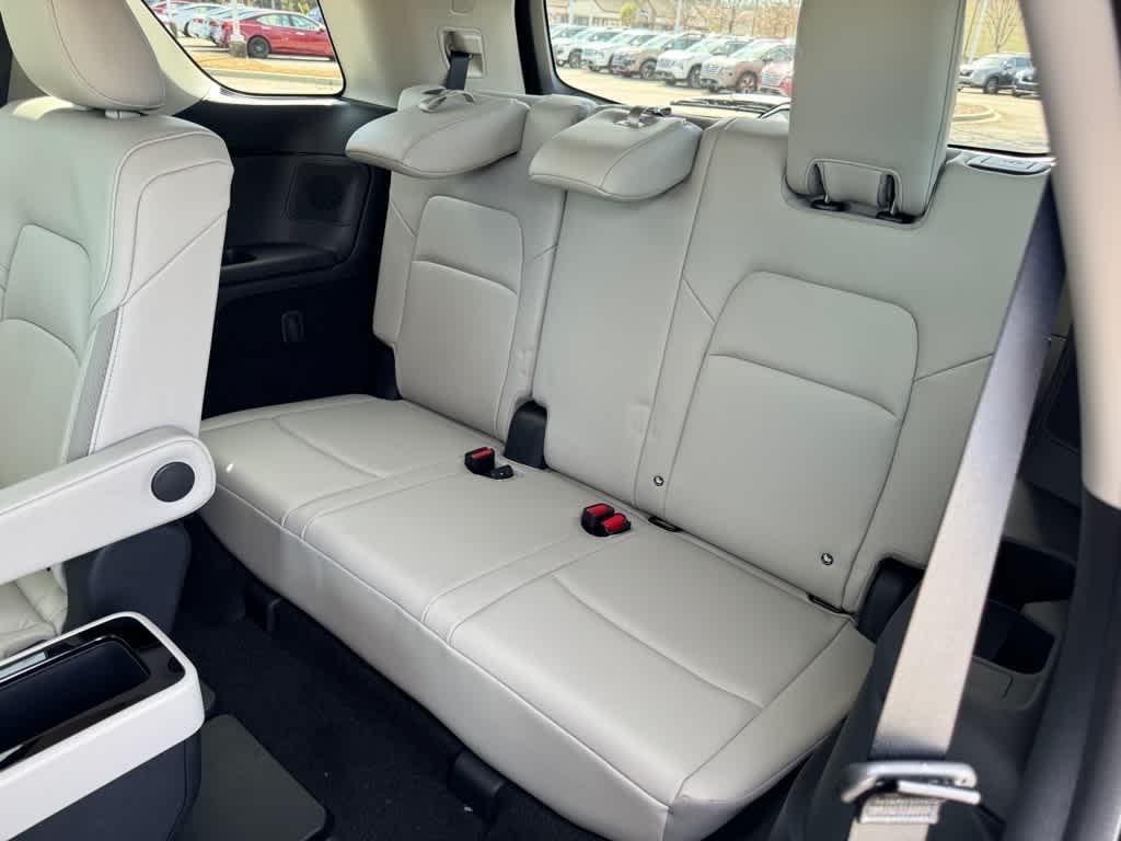 new 2025 Nissan Pathfinder car, priced at $45,369