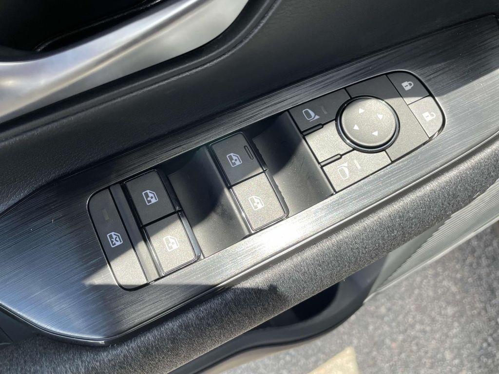 new 2025 Nissan Kicks car, priced at $28,028