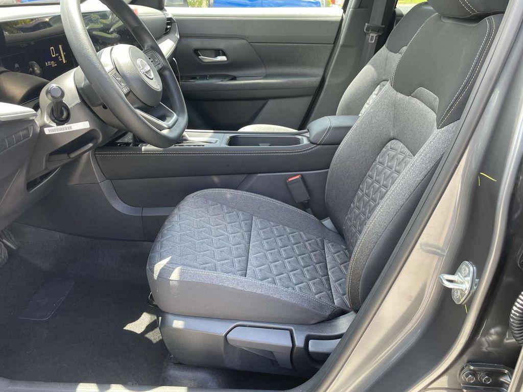 new 2025 Nissan Kicks car, priced at $28,028