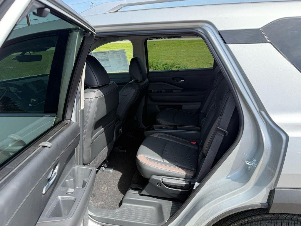 new 2025 Nissan Pathfinder car, priced at $53,939