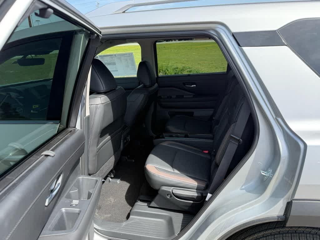 new 2025 Nissan Pathfinder car, priced at $55,040