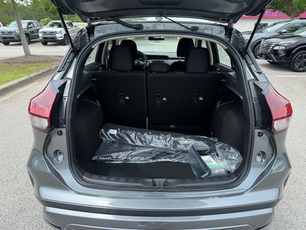 new 2025 Nissan Kicks Play car, priced at $22,910