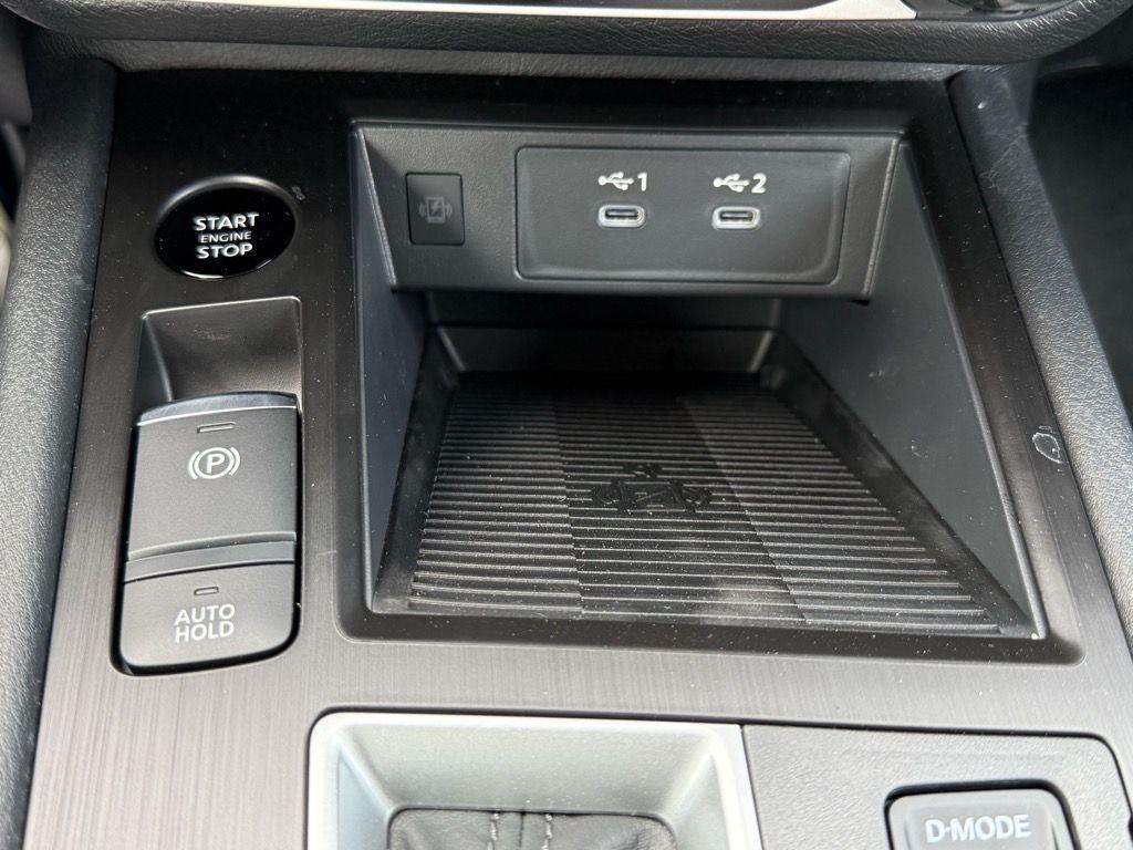 new 2025 Nissan Kicks car, priced at $27,095