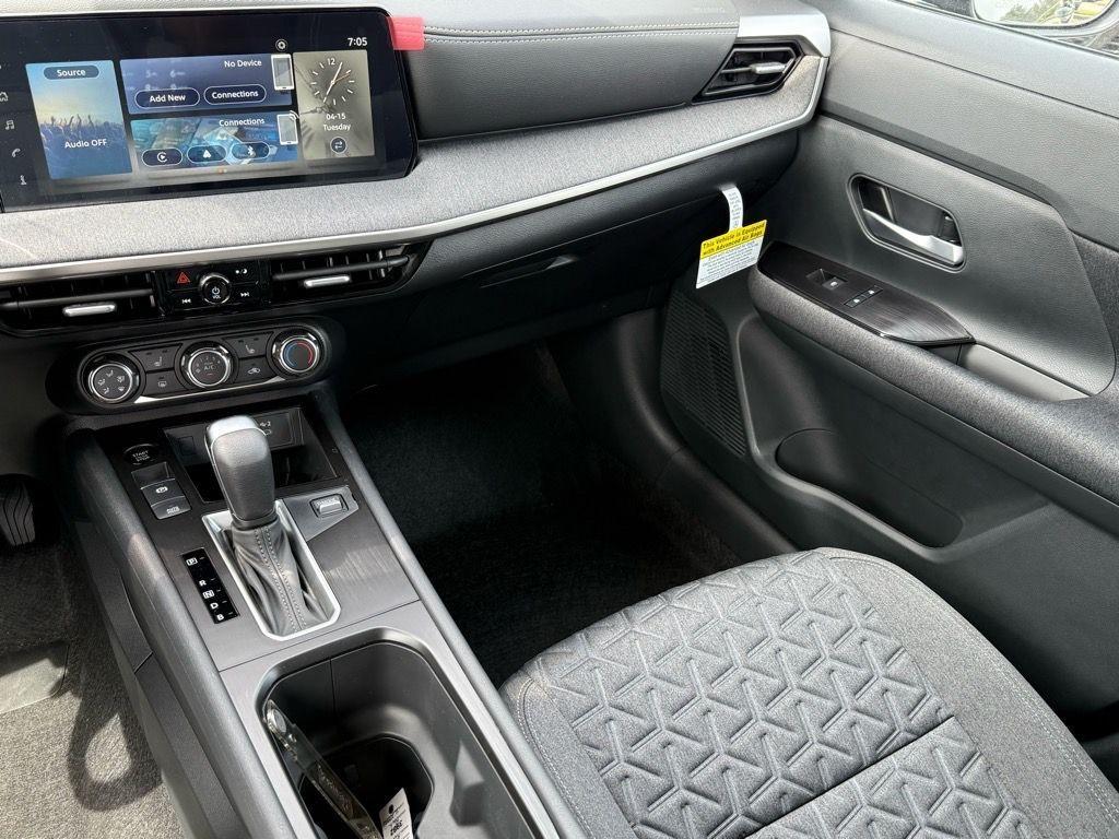 new 2025 Nissan Kicks car, priced at $27,095