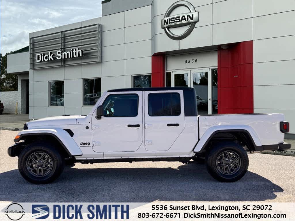 used 2024 Jeep Gladiator car, priced at $38,475
