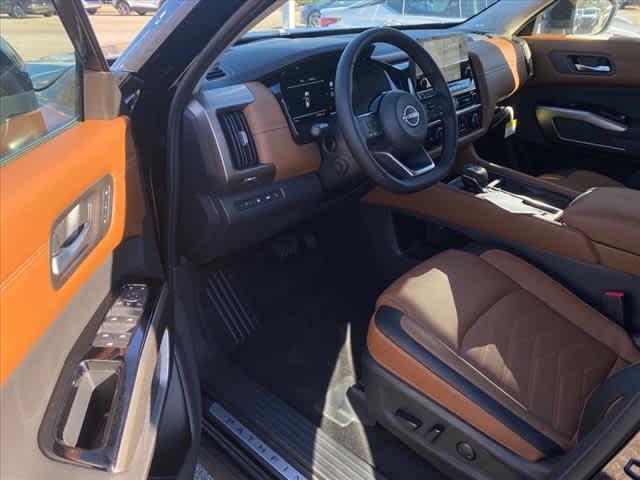 new 2025 Nissan Pathfinder car, priced at $52,128