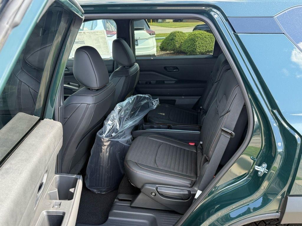 new 2025 Nissan Pathfinder car, priced at $46,232